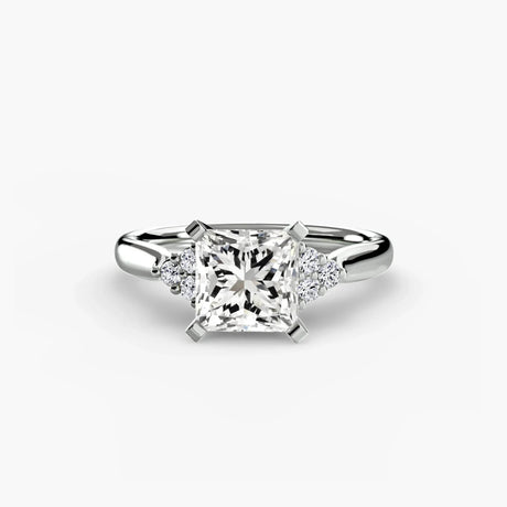 Solitaire with Cluster Shoulders 2 - 4Me1 