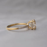 Nhẫn Blake Hidden Halo Oval