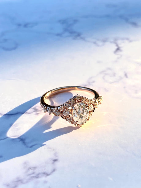 Nhẫn Nguyệt Lâm