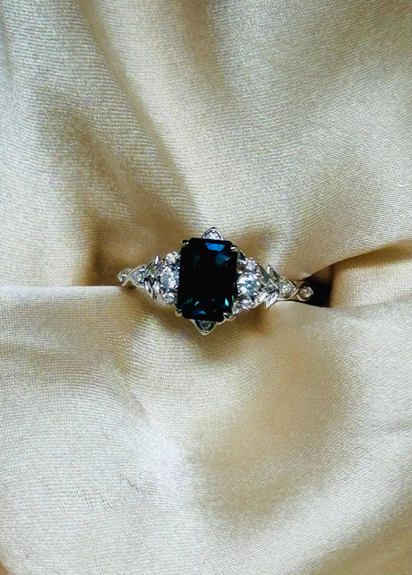 Nhẫn Eowen – Emerald Cut Fantasy