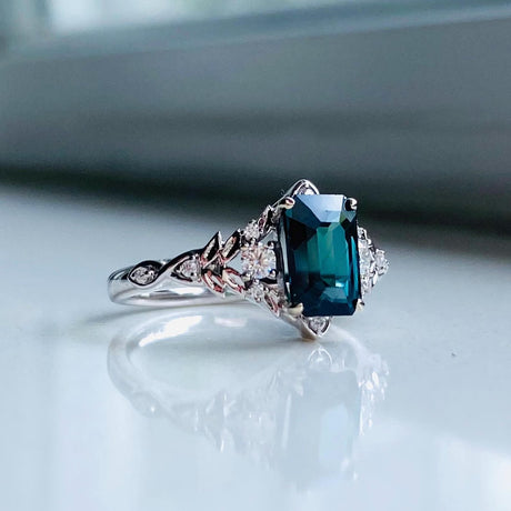 Nhẫn Eowen – Emerald Cut Fantasy