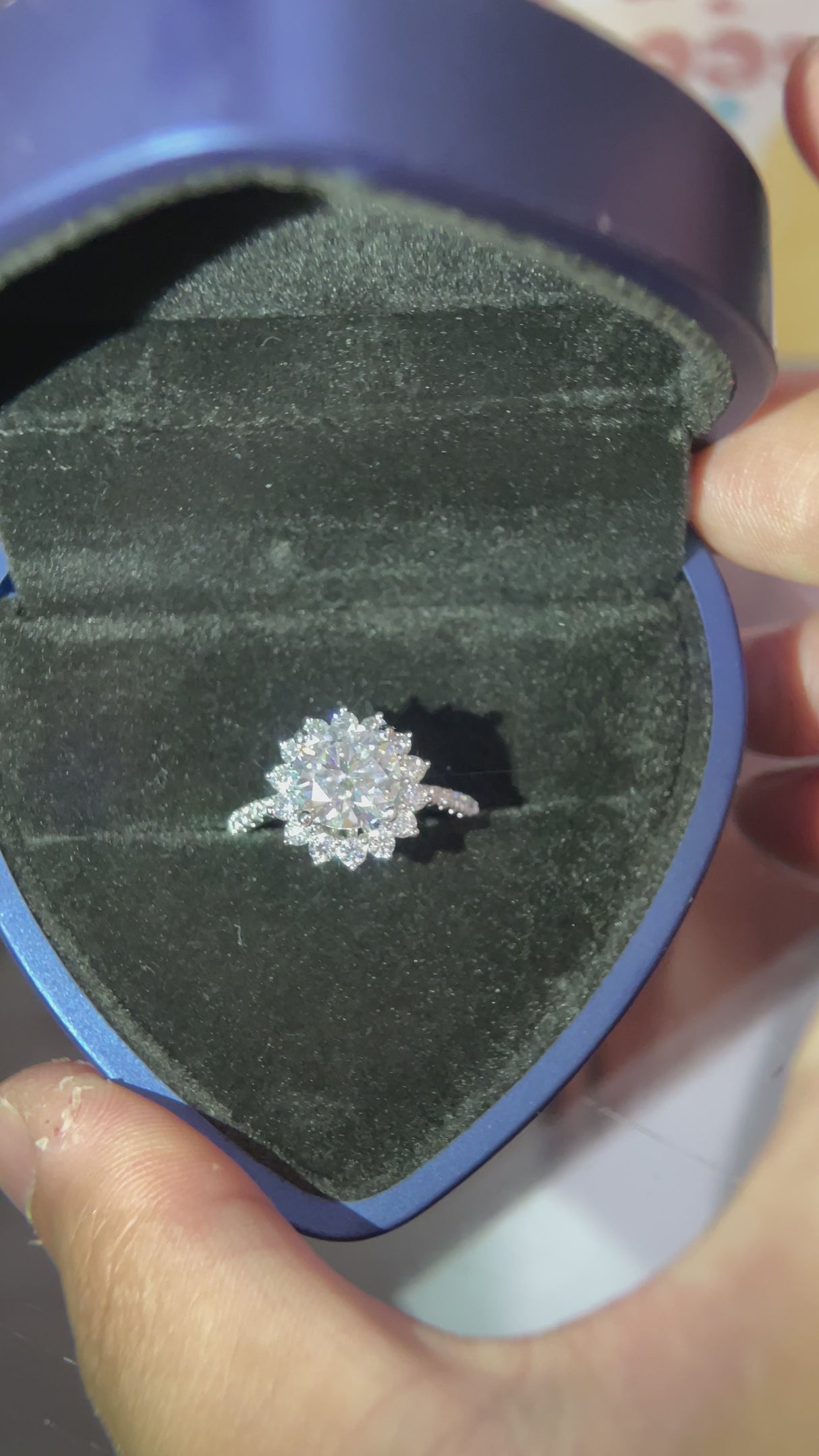 [Manh Hieu - Hanoi] Sunflower Radiance Ring – Moissanite