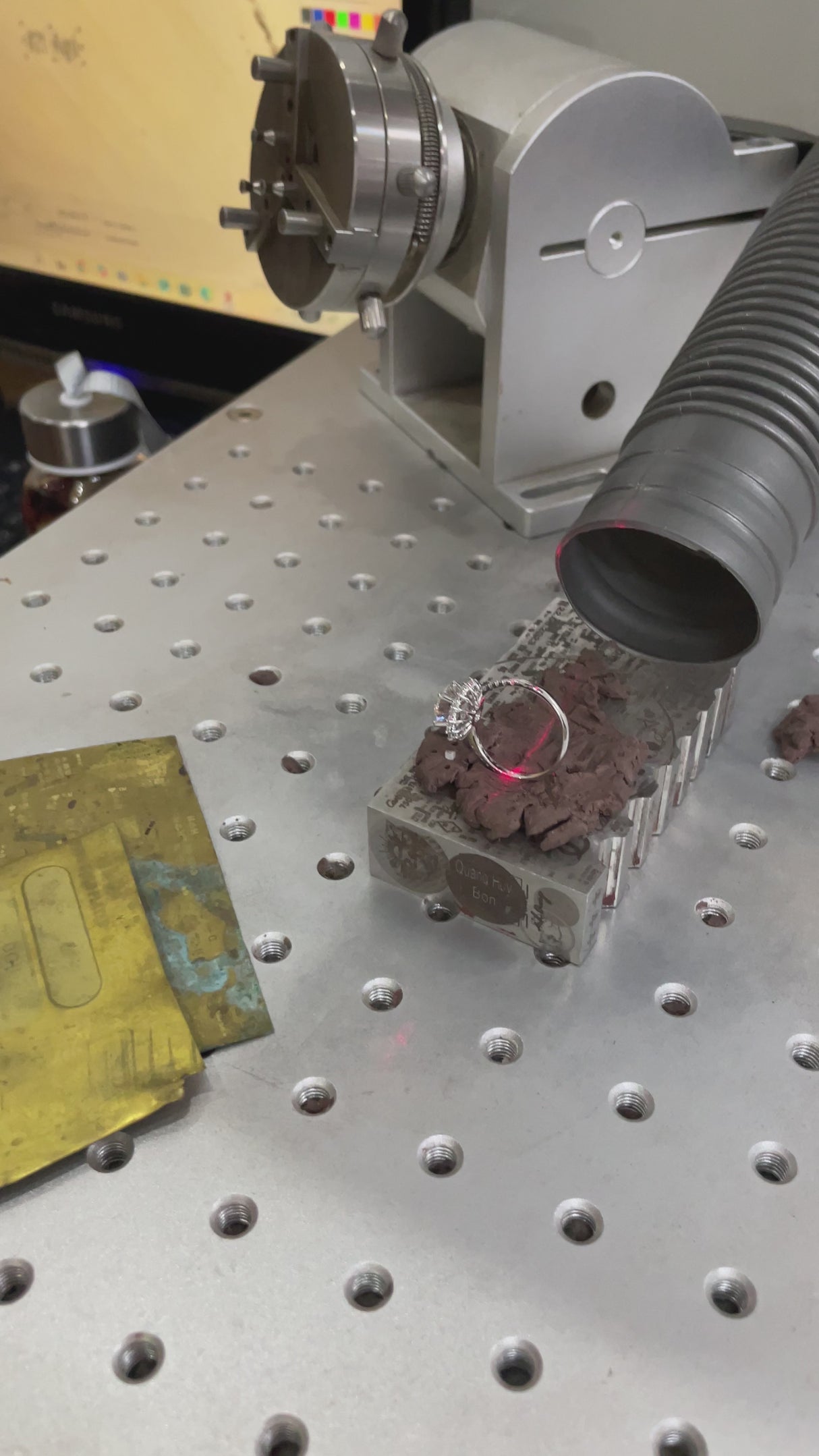 [Manh Hieu - Hanoi] Sunflower Radiance Ring – Moissanite