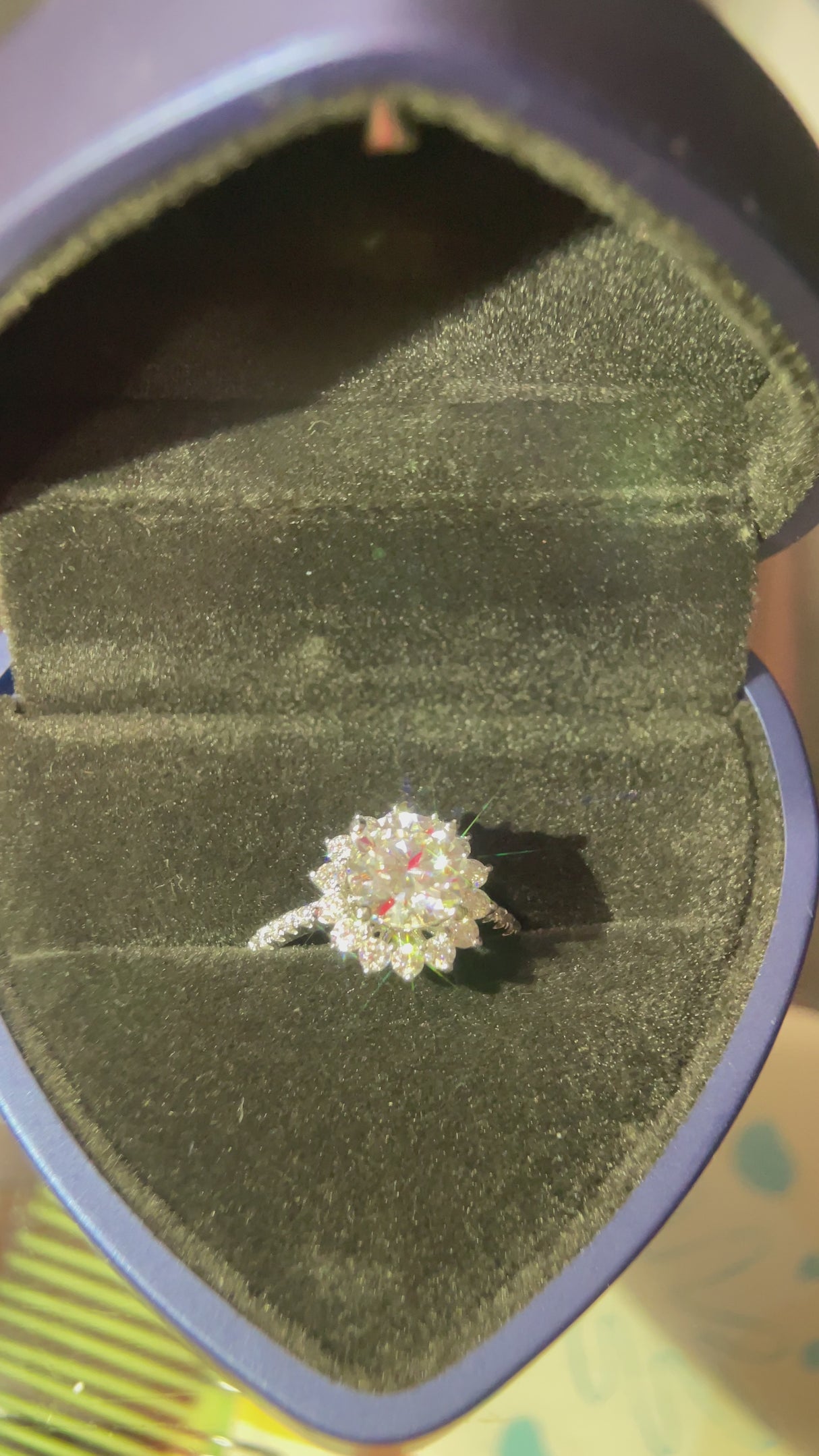 [Manh Hieu - Hanoi] Sunflower Radiance Ring – Moissanite