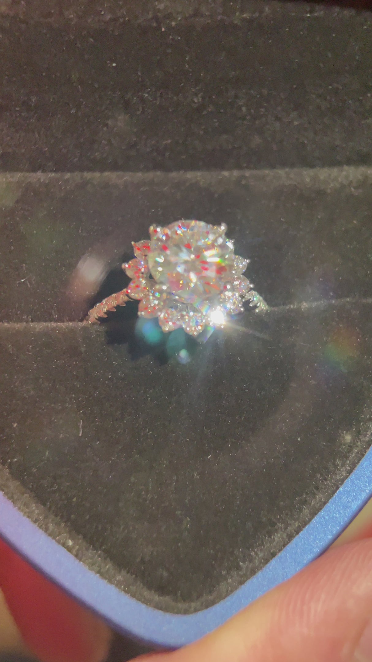 [Manh Hieu - Hanoi] Sunflower Radiance Ring – Moissanite