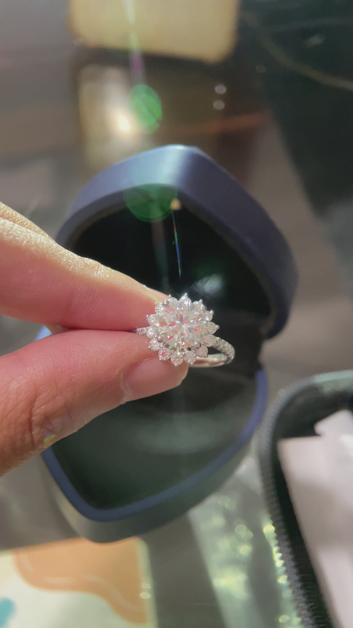 [Manh Hieu - Hanoi] Sunflower Radiance Ring – Moissanite